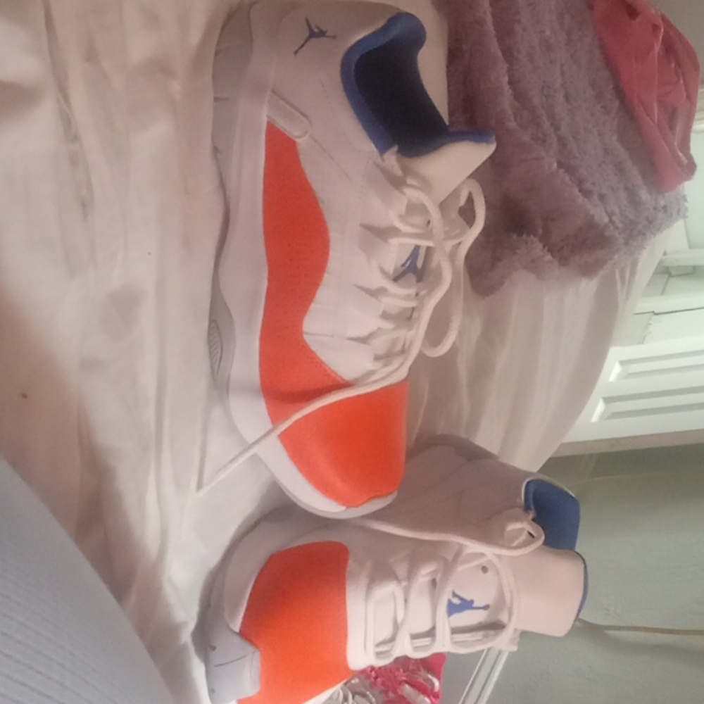 Jordan 11 - Picture 3 of 4